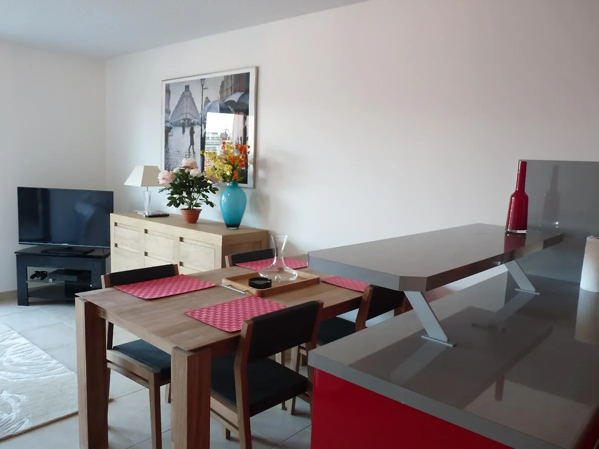 One Bedroom Apartment In Cannes Very Close To The Palais With A Private Balcony And Aircon 961 France