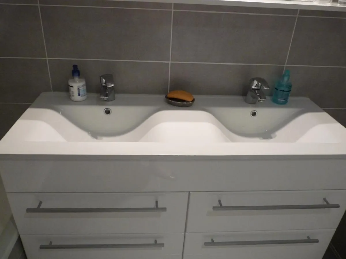 One Bedroom Apartment In Cannes Very Close To The Palais With A Private Balcony And Aircon 961