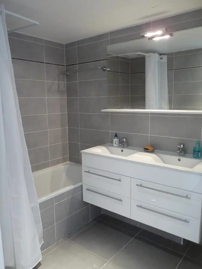 One Bedroom Apartment In Cannes Very Close To The Palais With A Private Balcony And Aircon 961 0*,